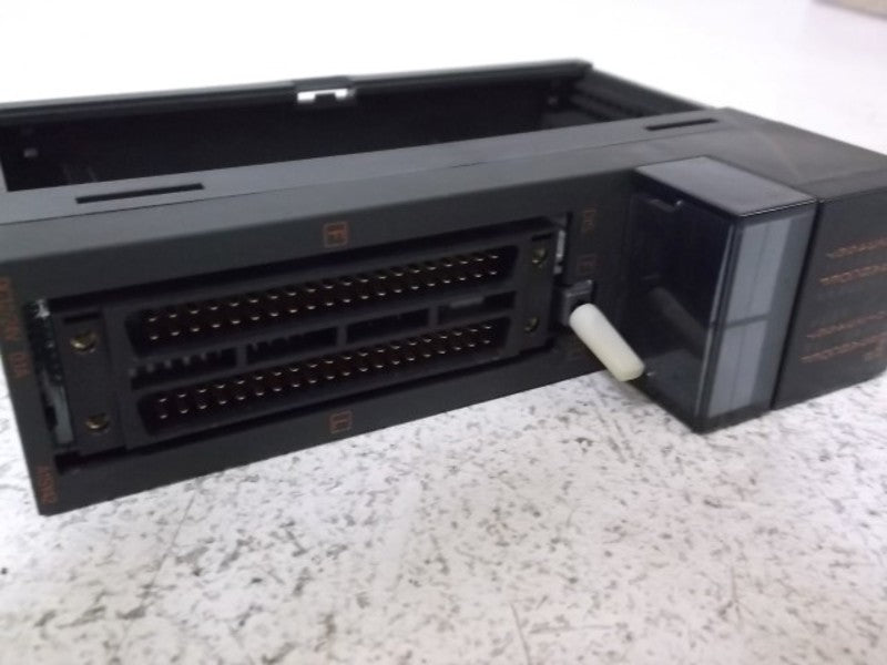 MITSUBISHI A1SY42 OUTPUT MODULE 64 POINT (AS PICTURED)  UNMP