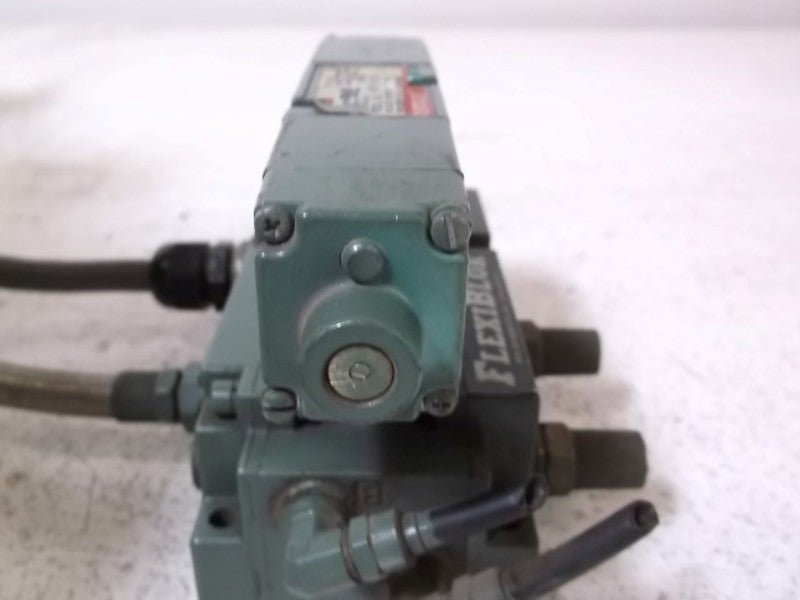 NUMATICS 082SS425K SOLENOID VALVE (AS PICTURED)  UNMP