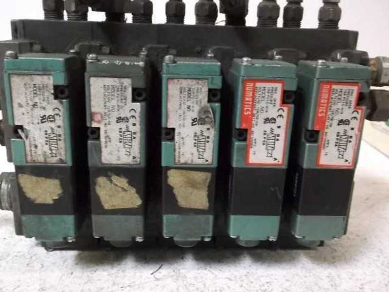 LOT OF 5 NUMATICS 0814SA400K W/ BASE SOLENOID VALVE  UNMP