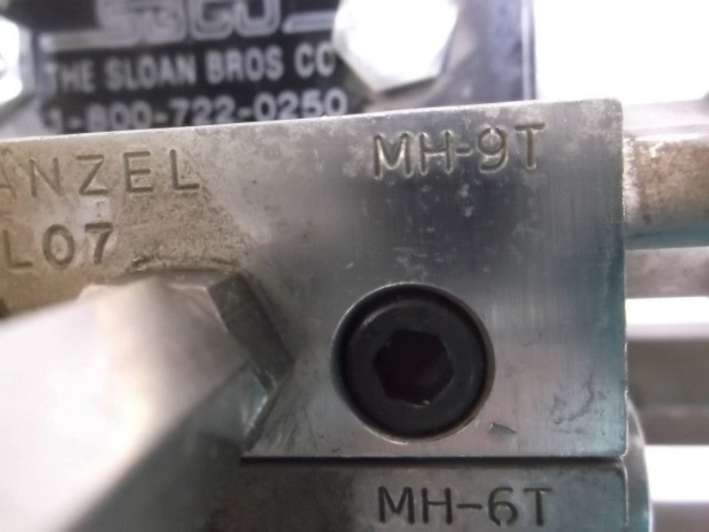 LOT OF 5 GRACO MH-6T VALVE W/MH-9T BASE UNMP