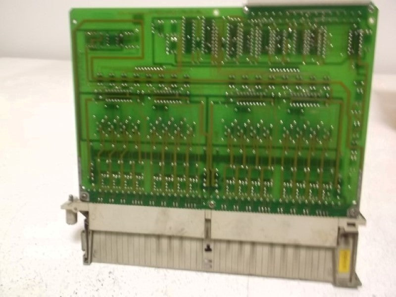 SIEMENS SIMATIC 6ES5 454-4UA12 OUTPUT MODULE C79040-A312-C28-02-87  UNMP