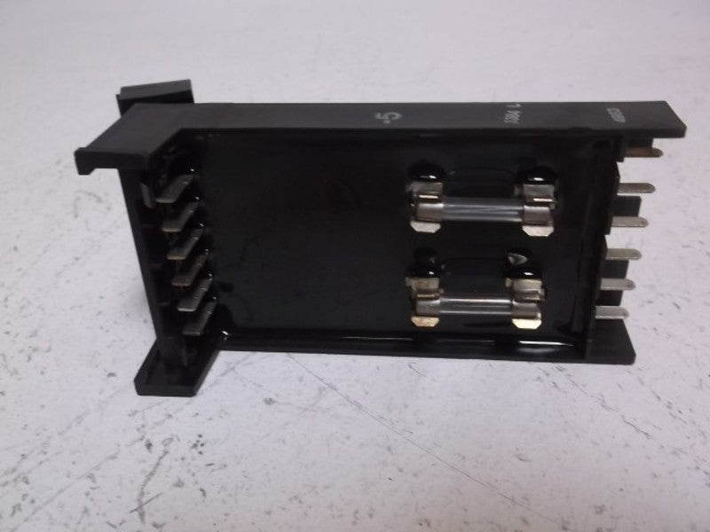 CUTLER HAMMER MPC1M20 OUTPUT MODULE W/FUSES  UNMP