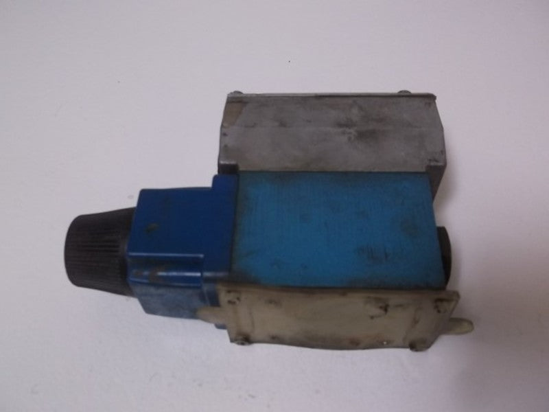 VICKERS DG4V-3-6F-M-W-B-40 DIRECTIONAL CONTROL VALVE  UNMP