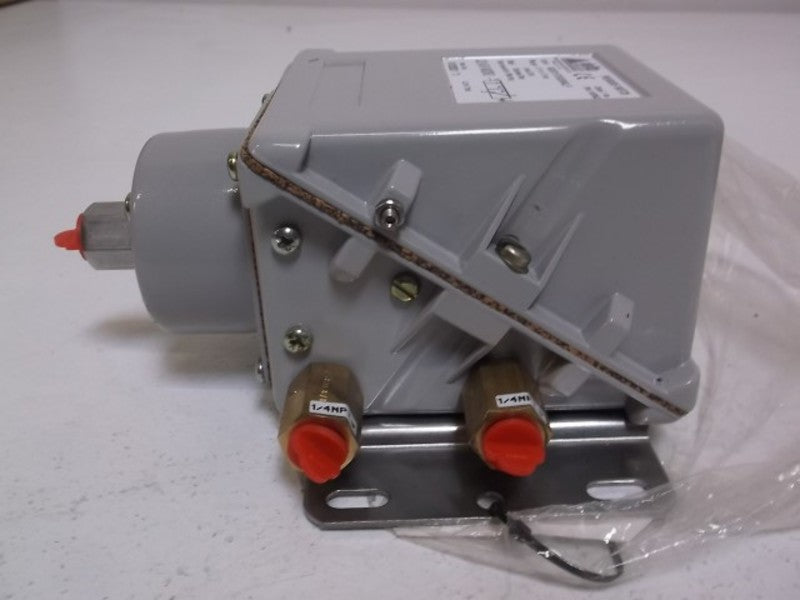 DELTA W201F2G5WLF PRESSURE SWITCH  NSNP