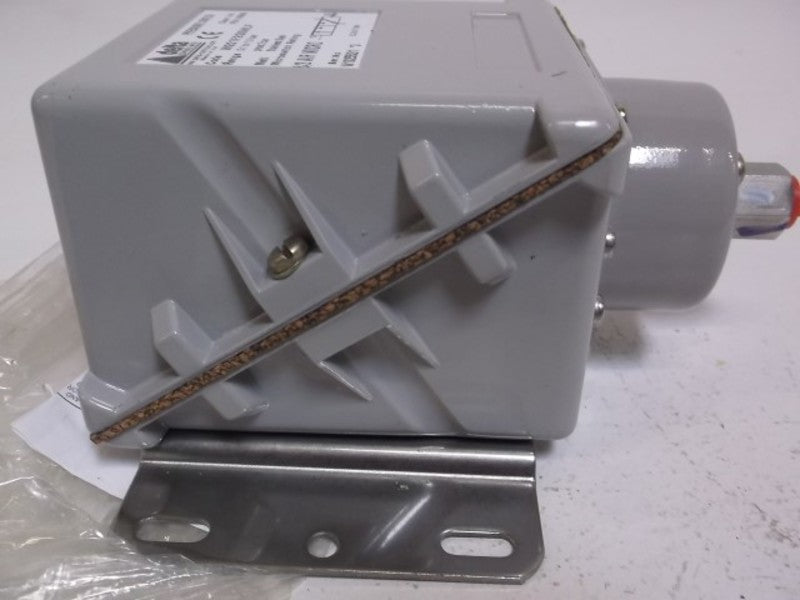 DELTA W201F2G5WLF PRESSURE SWITCH  NSNP