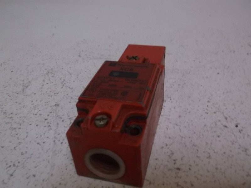 TELEMECANIQUE XCS-A513 SAFETY INTERLOCK  UNMP