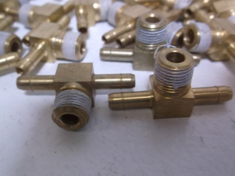 LOT OF 27 JOHNSON CONTROLS F-700-79 TEE ADAPTER NSNP