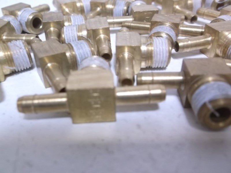 LOT OF 27 JOHNSON CONTROLS F-700-79 TEE ADAPTER NSNP