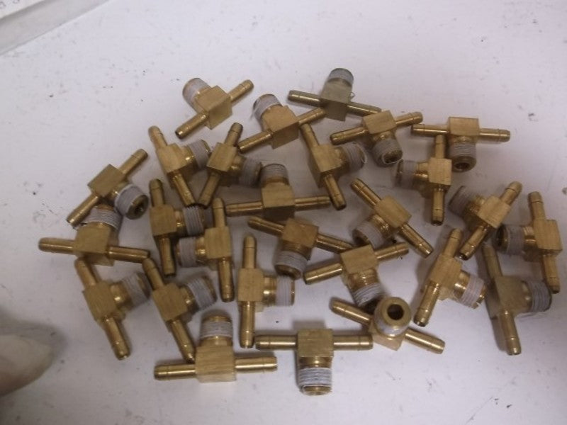 LOT OF 27 JOHNSON CONTROLS F-700-79 TEE ADAPTER NSNP