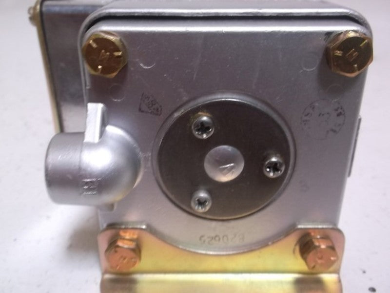 BARKSDALE DPD1T-A3 VACUUM SWITCH  NSMP