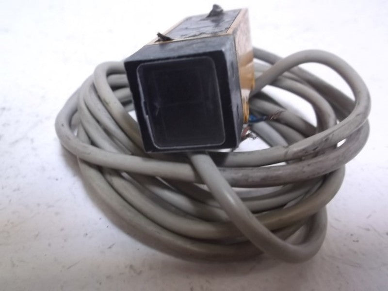 OMRON E3S-R2B4 PHOTOELECTRIC SWITCH  UNMP