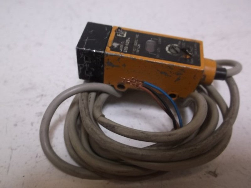 OMRON E3S-R2B4 PHOTOELECTRIC SWITCH  UNMP