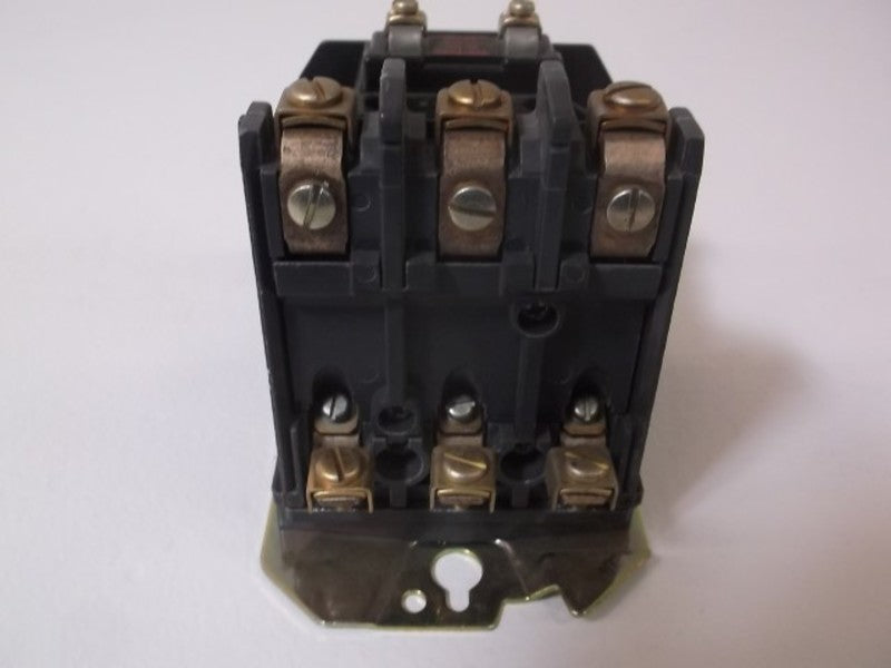 ALLEN BRADLEY 500L-A0D93 SER. B CONTACTOR  UNMP