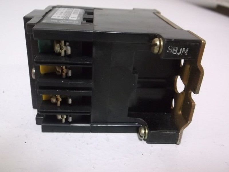 ALLEN BRADLEY 700-R310A24 SER. B  UNMP