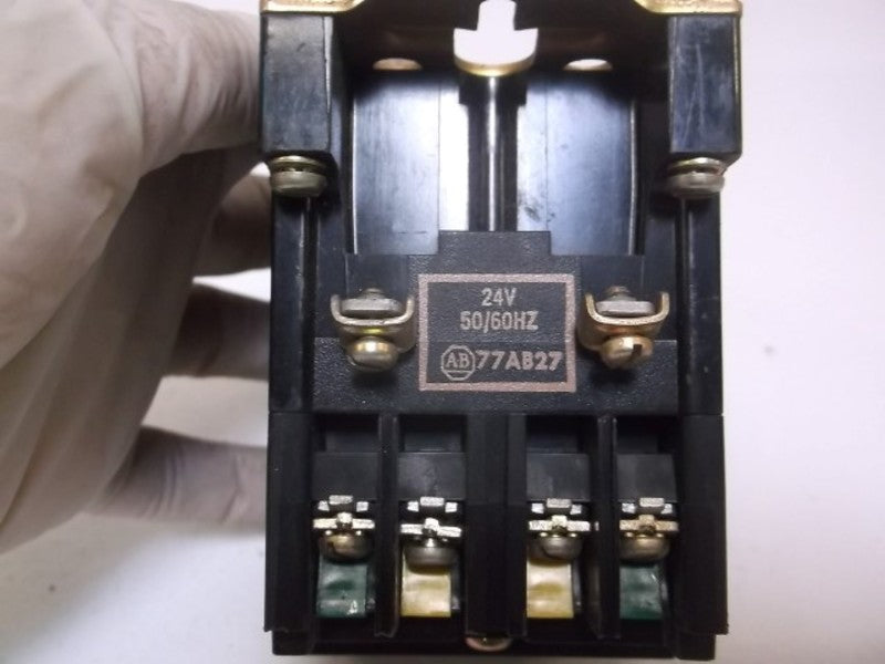 ALLEN BRADLEY 700-R310A24 SER. B  UNMP