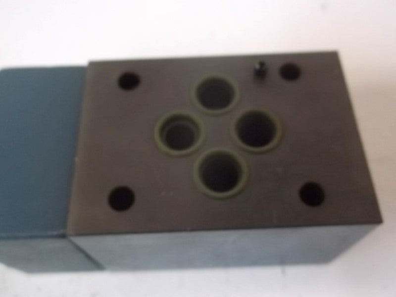 BOSCH 9 810 161 067 DIRECTIONAL CONTROL VALVE  NSMP