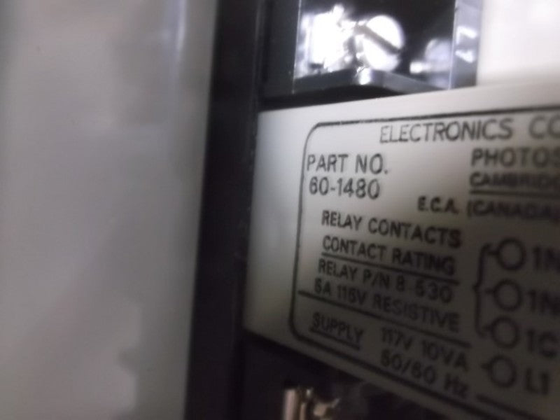 ALLEN BRADLEY PHOTOSWITCH 60-1480 PHOTOSWITCH CONTROL BASE  NSNP