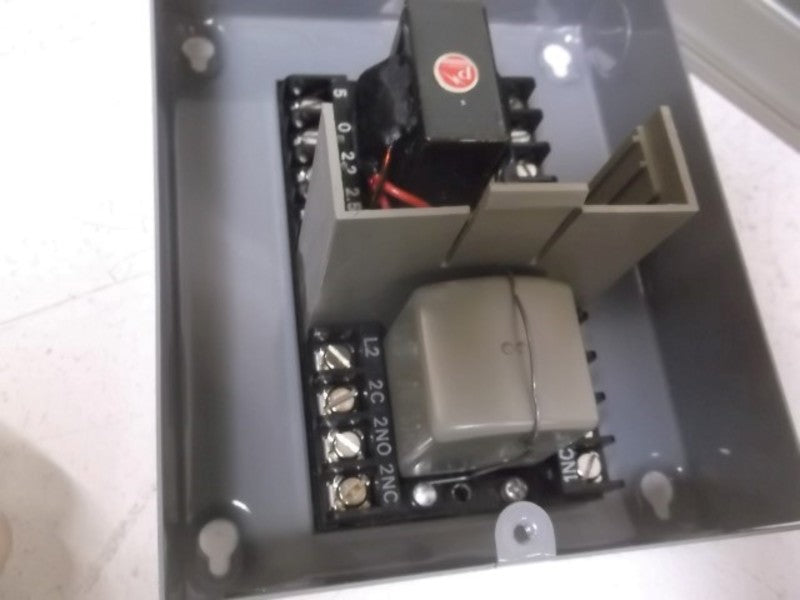 ALLEN BRADLEY PHOTOSWITCH 60-1480 PHOTOSWITCH CONTROL BASE  NSNP