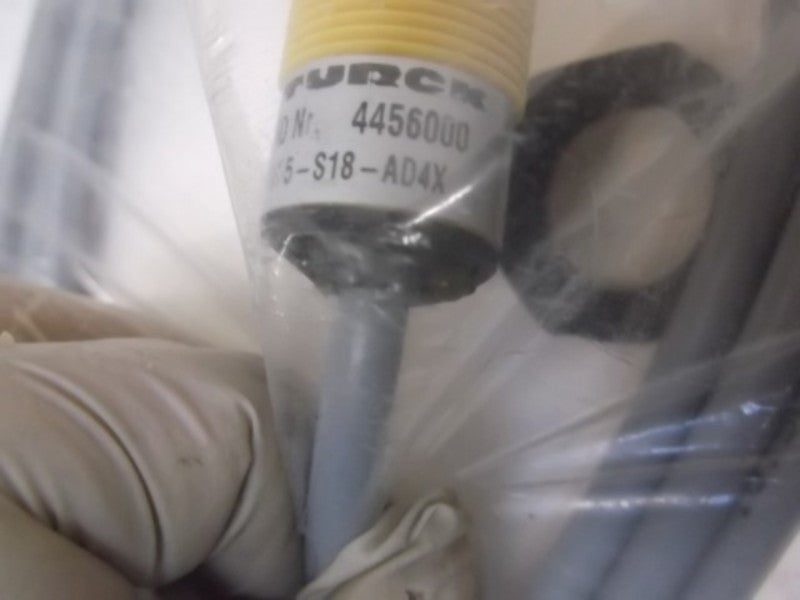 TURCK BI 5-S18-AD4X PLASTIC BARREL W/CABLE  NSNP FACTORY BAG