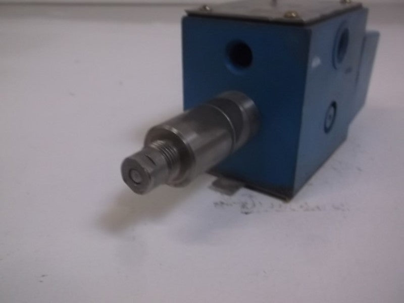 VICKERS DG4S4-016C-B-60-S324 110/120V 3600PSI (AS PICTURED) UNMP