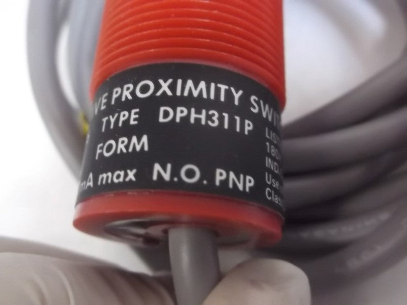 SQUARE D 9006-DPH311P PROXIMITY SWITCH  UNMP