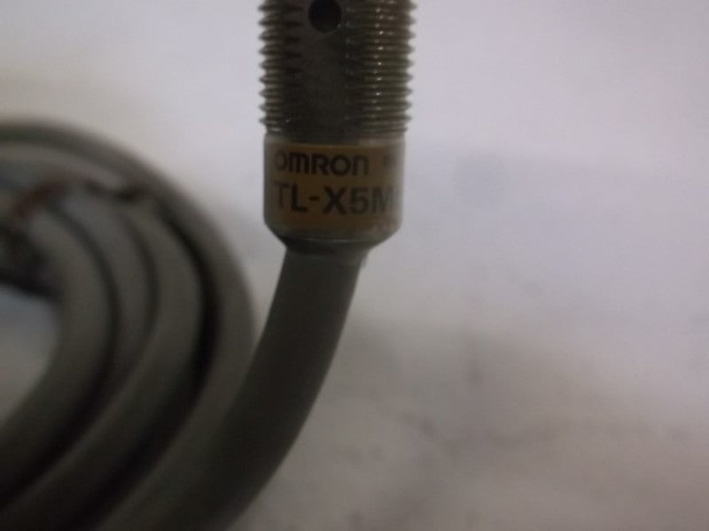 OMRON TL-X5ME1 10-40VDC UNMP