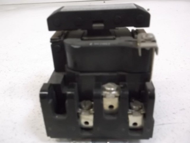 GENERAL ELECTRIC CR305JO CONTACTOR 20A 3 POLE  UNMP