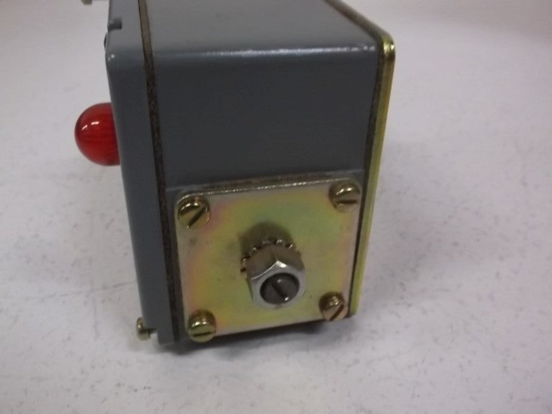 ALLEN BRADLEY 836T-T252JX15 SER. A   UNMP