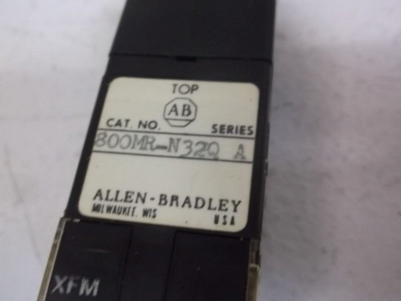 ALLEN BRADLEY 800MR-N32Q SER. A SELECTOR SWITCH (AS PICTURED)  UNMP