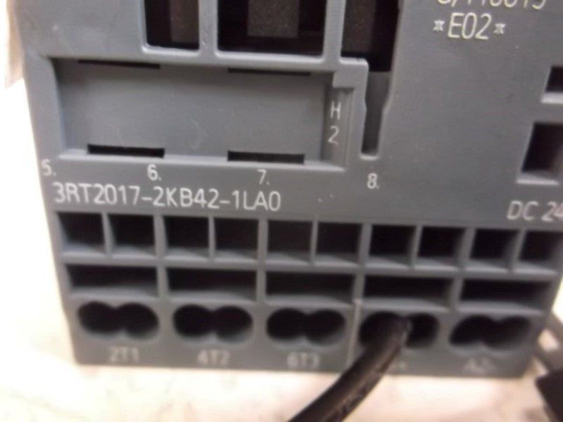 SIEMENS 3RT2017-2KB42-1LA0 CONTACTOR  UNMP