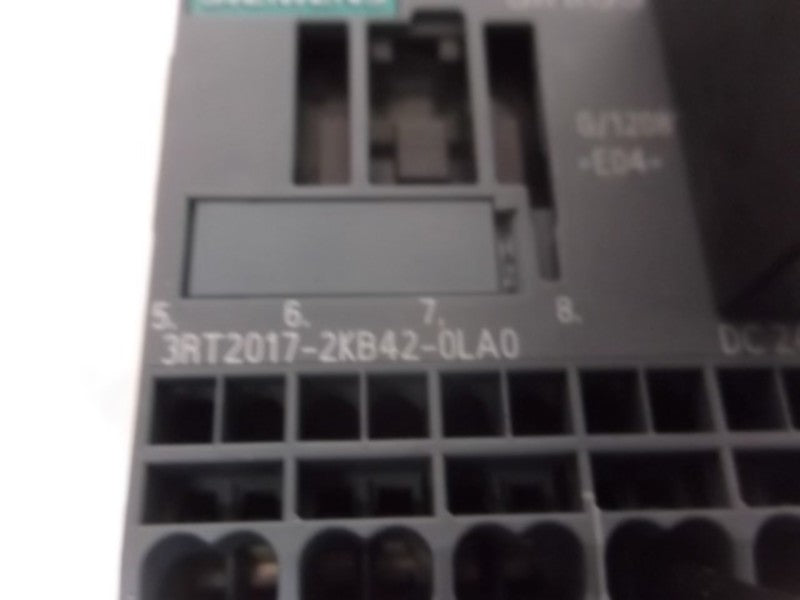 SIEMENS 3RT2017-2KB42-0LA0 CONTACTOR  UNMP