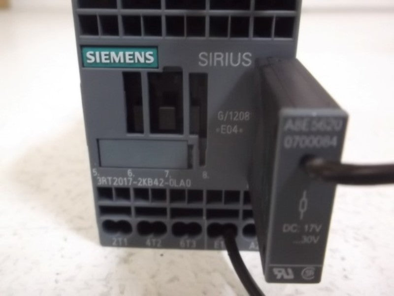 SIEMENS 3RT2017-2KB42-0LA0 CONTACTOR  UNMP