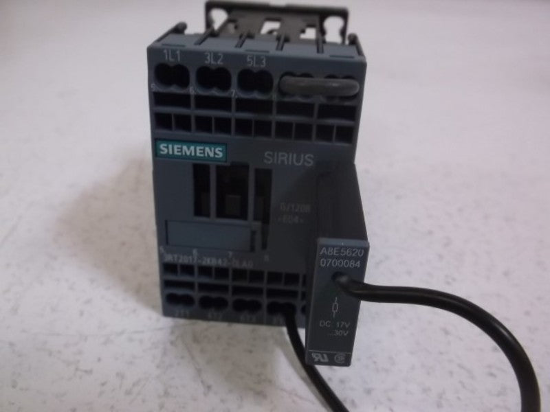 SIEMENS 3RT2017-2KB42-0LA0 CONTACTOR  UNMP