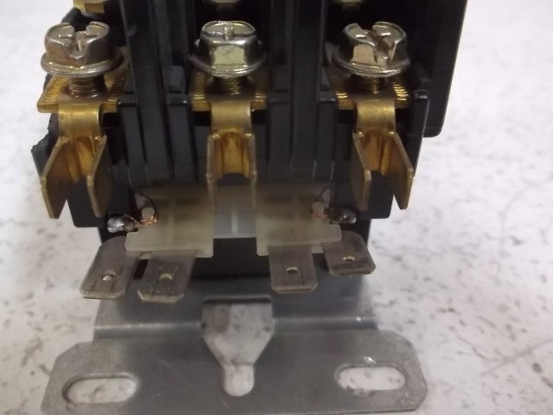 PRODUCTS UNLIMITED 3100-30T9281 CONTACTOR (AS PICTURED)  UNMP