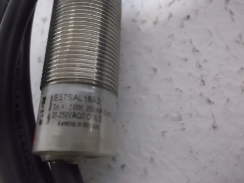 CUTLER HAMMER E57SAL-18A2 PROXIMITY SWITCH 18MM INDUCTIVE SHORT BODY  UNMP