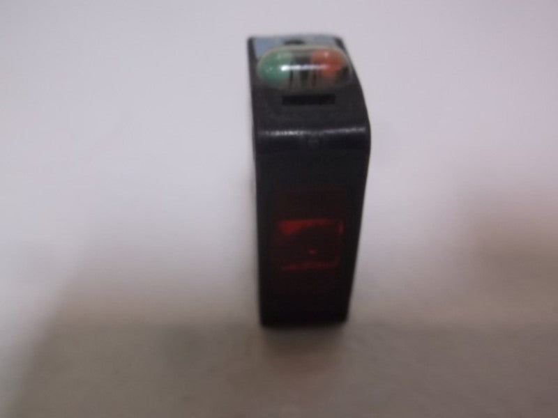KEYENCE PZ2-51PR PHOTOELECTRIC RECEIVER  UNMP