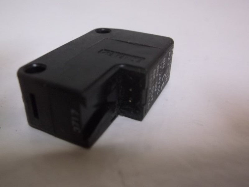 KEYENCE PZ2-51R PHOTOELECTRIC SENSOR RECEIVER  UNMP