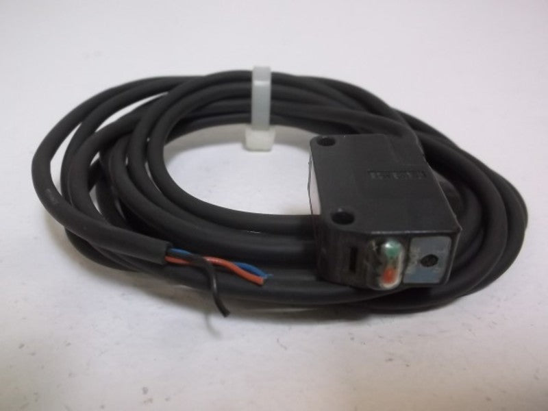 KEYENCE PZ2-51PR  PHOTOELECTRIC RECEIVER 12-24VDC (AS PICTURED)  UNMP