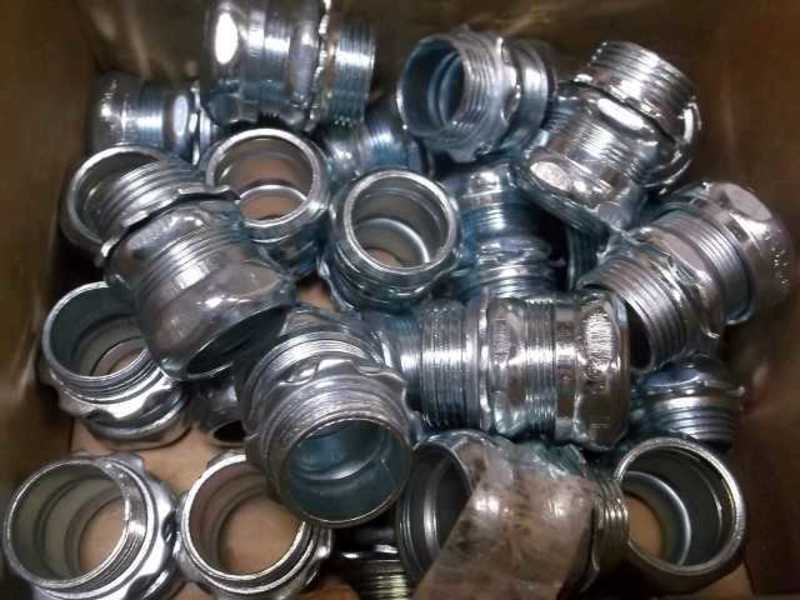 LOT OF 25 COOPER 651S CONNECTOR 3/4" STEEL NSMP