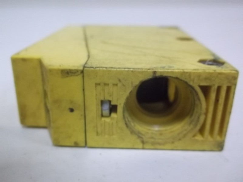 BANNER ENGINEERING Q85VR3R-B OPPOSED MODE RECEIVER (AS PICTURED)  UNMP