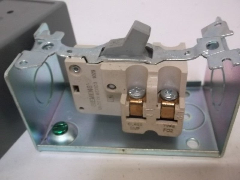 SIEMENS SMFFG6 TOGGLE SWITCH ENCLOSURE STARTER  NSNP