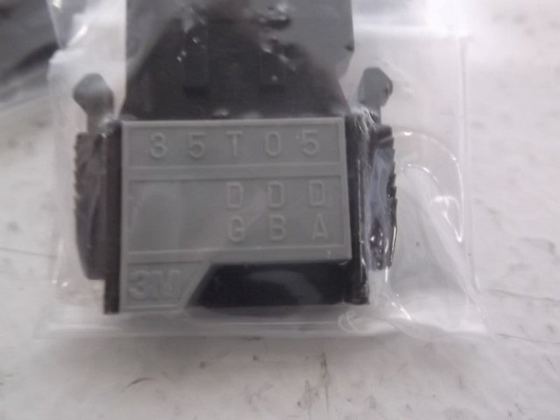 LOT OF 16 3M 35T05  NSNP
