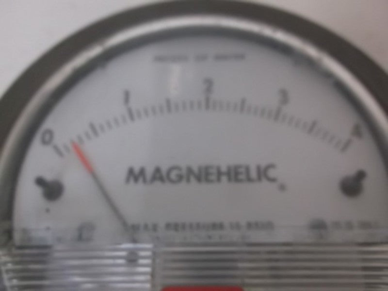 DWYER 2004C PRESSURE GAUGE 0-4" WC  UNMP