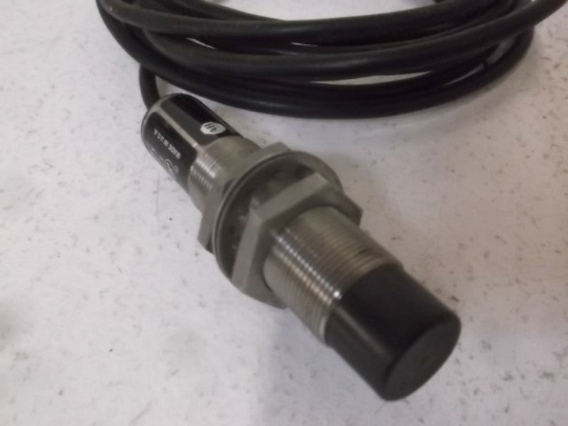 ALLEN BRADLEY 871T-L8B18 SER. A INDUCTIVE PROXIMITY SENSOR  UNMP