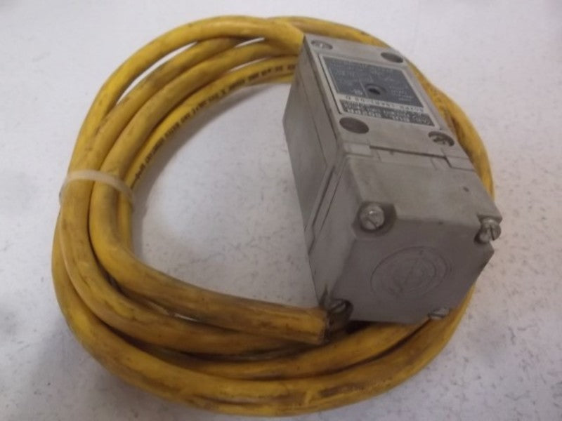 ALLEN BRADLEY 802PR-LBAR1-08 SER. D PROXIMITY LIMIT SWITCH  UNMP