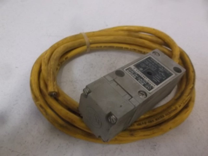 ALLEN BRADLEY 802PR-LBAR1-08 SER. D PROXIMITY LIMIT SWITCH  UNMP