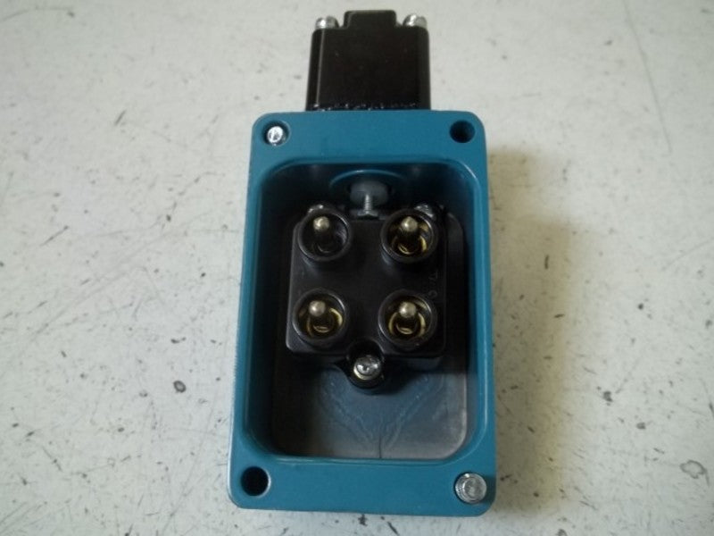 HONEYWELL 201LS6 LIMIT SWITH W/LEVEL ROLLER ARM  NSMP