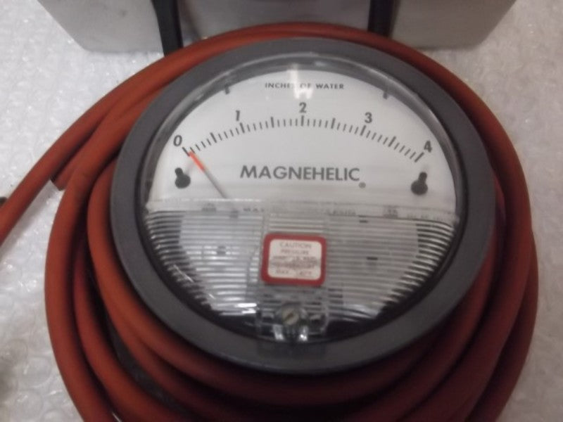 DWYER 2004 PRESSURE GAUGE 0-4" WC (AS PICTURED)  UNMP