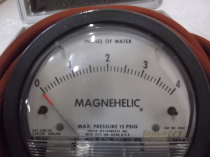 DWYER 2004 PRESSURE GAUGE 0-4" WC (AS PICTURED)  UNMP