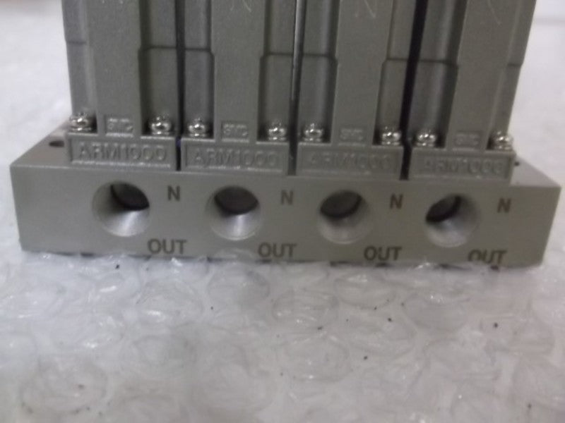 SMC NARM1000-4A1-N01G REGULATOR MFLD W/GAUGES  NSNP